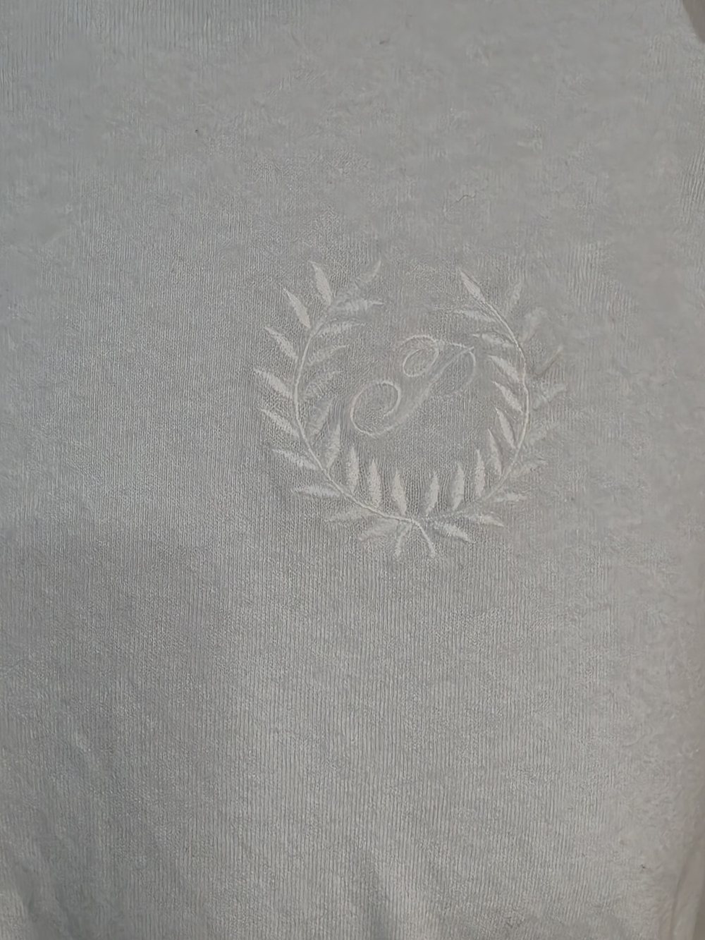 PINK Victoria's Secret White Crew Neck Tee with Subtle Logo - Picture 5 of 5